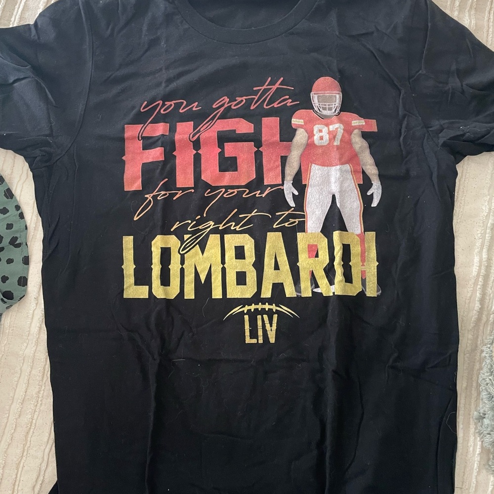 Travis Kelce T shirt!